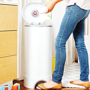 Munchkin Step Diaper Pail Powered by Arm & Hammer, Includes (1) Bonus Toss Disposable Diaper Pail