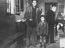 Load image into Gallery viewer, Bicycle Thieves (The Criterion Collection) [Blu-ray]
