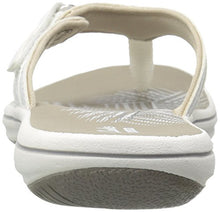 Load image into Gallery viewer, Clarks Women&#39;s Breeze Sea Flip Flop, New White Synthetic, 9 B(M) US
