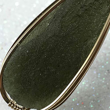 Load image into Gallery viewer, Rocks2Rings Genuine Moldavite Pendant Necklace - 14K Gold Filled Czech Republic Tektite Healing Stones Jewelry with Black Leather Necklace 21G ZP
