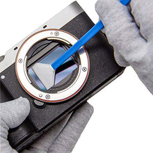 Load image into Gallery viewer, UES Sensor Cleaning kit for Full-Frame Digital Cameras (14 X 24mm Swabs + 15ml Sensor Cleaner)
