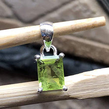 Load image into Gallery viewer, Genuine 1.5ct Peridot 925 Solid Sterling Silver Pendant 15mm
