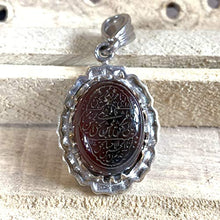 Load image into Gallery viewer, Black Akik Pendant for men and women | S925K | Jazaa Black Yemeni Aqeeq Stone Pendant | Jazaa Black Aqeeq Yemeni | AlAliGems
