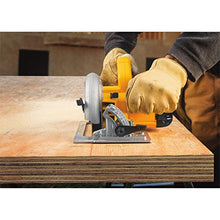 Load image into Gallery viewer, DEWALT 7-1/4-Inch Circular Saw, Lightweight, Corded (DWE575)
