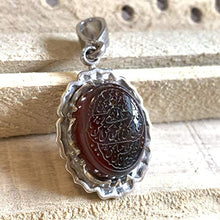 Load image into Gallery viewer, Black Akik Pendant for men and women | S925K | Jazaa Black Yemeni Aqeeq Stone Pendant | Jazaa Black Aqeeq Yemeni | AlAliGems
