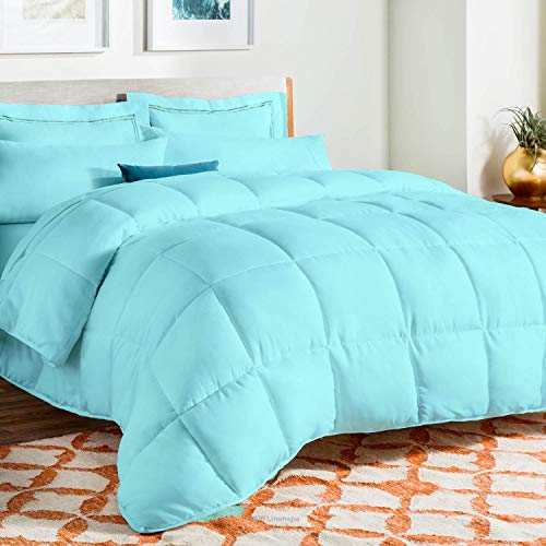 Load image into Gallery viewer, Lannomo All-Season – Luxury Egyptian Cotton Queen 88x92 Size Down Alternative Quilted Comforter Set (1 Comforter + 2 Pillow Cover Sham), 500 GSM Microfiber Fill - Machine Washable, Aqua Solid