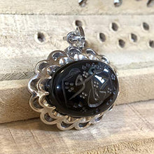 Load image into Gallery viewer, Black Akik Pendant for men and women | S925K | Jazaa Black Yemeni Aqeeq Stone Pendant | Jazaa Black Aqeeq Yemeni | AlAliGems
