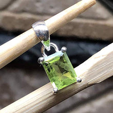 Load image into Gallery viewer, Genuine 1.5ct Peridot 925 Solid Sterling Silver Pendant 15mm
