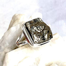 Load image into Gallery viewer, Sz 8.25, Genuine SILICON DRUZY (1.7 x 1.7cm) Natural Gemstone, 925 Sterling Silver, Handmade Grey-Metallic 925 Sterling Silver, Square Ring Jewelry for both Women and Men.

