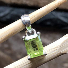 Load image into Gallery viewer, Genuine 1.5ct Peridot 925 Solid Sterling Silver Pendant 15mm

