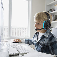 Load image into Gallery viewer, BlueFire 3.5mm PS4 Gaming Headset Bass Stereo Over-Ear Gaming Headphone with Microphone and Volume Control Compatible with PS4, New Xbox One, Xbox One S, Xbox One X, Nintendo Switch, PC（Blue）
