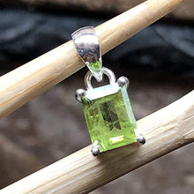 Load image into Gallery viewer, Genuine 1.5ct Peridot 925 Solid Sterling Silver Pendant 15mm
