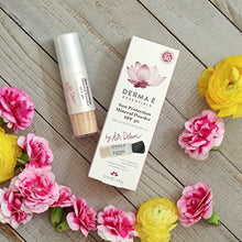 Load image into Gallery viewer, DERMA E Sun Protection Mineral Powder SPF 30 – All Natural Matte Face Powder Sunscreen – Non-Nano Zinc Oxide Powder Mineral Makeup with UVA/UVB Sun Protection, 0.14oz
