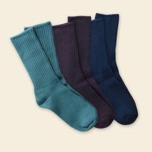 Load image into Gallery viewer, Maggie's Organics Cotton Crew Sock Tri-Pack (9-11, Denim/Eggplant/Navy) 3
