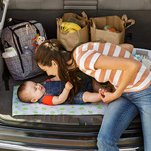 Load image into Gallery viewer, Munchkin Arm and Hammer Disposable Changing Pad, 10 Count
