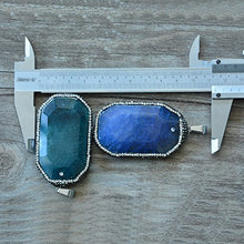 Load image into Gallery viewer, ART KIM Octagon Cube Honeycomb Lattice Zirconia Agate with Rhinetone Edge Pendant Necklaces (Green)
