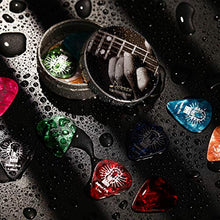 Load image into Gallery viewer, Donner Celluloid Guitar Picks 16 Pack with Tin Box includes Thin, Medium, Heavy &amp; Extra Heavy Picks, for Acoustic Guitar Electric Guitar Ukulele
